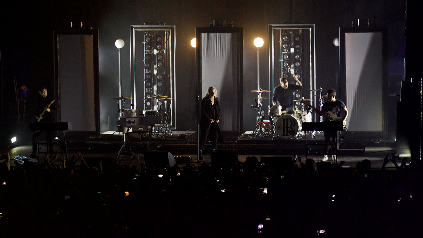 PVRIS
Electric Factory
Philadelphia, Pa
October 8, 2017

DerekBrad.com